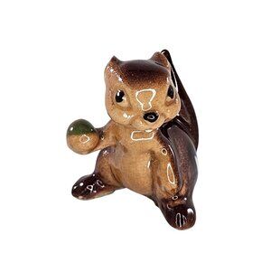 Hagen Renaker Chipmunk Holding Acorn Miniature Figurine